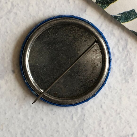 Vintage Olympia Blue Pinback Button Retro Orange 80 Collectible Memorabilia - Picture 3 of 4